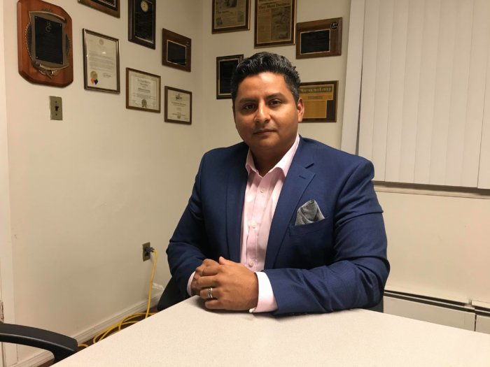 Henry Salgado, el Cónsul General de El Salvador en Long Island