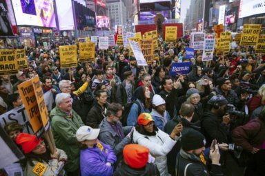 Protestas en Times Square condenan acción en Irán e Irak
