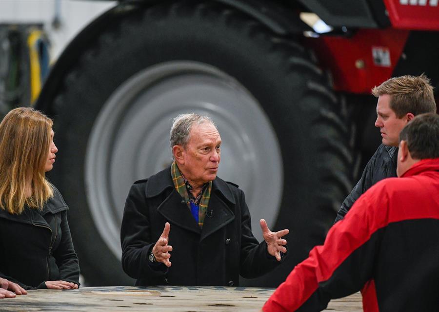 Bloomberg busca el apoyo latino y lanza su primer anuncio en español