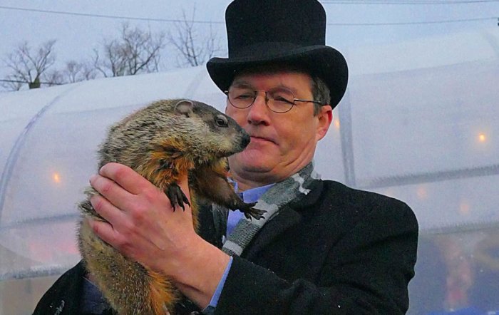 Marmota Mel pronostica 6 semanas más de invierno