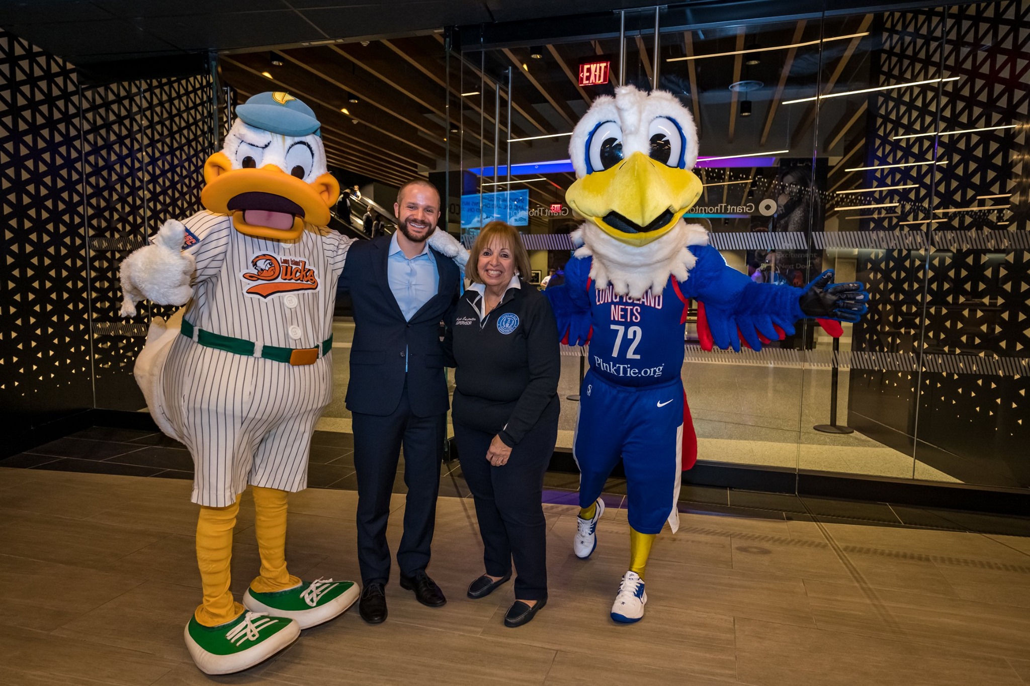 Long Island Nets celebran al Pueblo de Islip (Fotos)