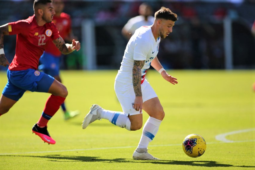 EEUU derrota a Costa Rica con gol del joven hispano Ulysses Llanez Jr.