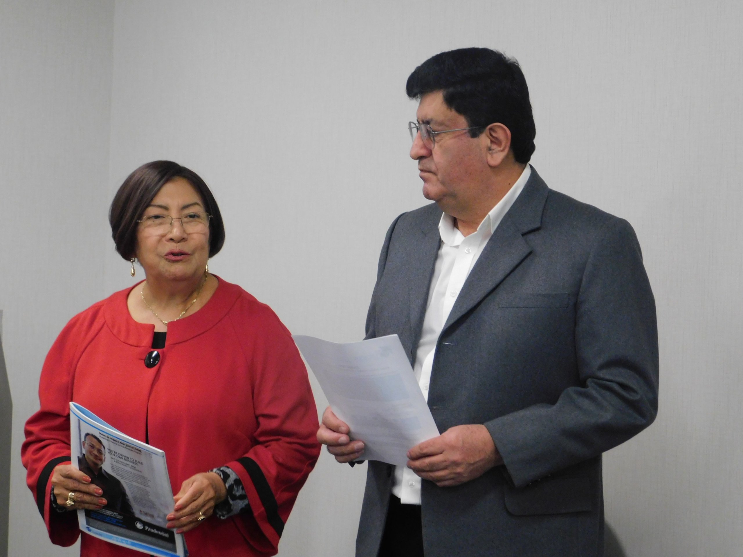 Los empresarios peruanos Vicky y William Díaz, fundadores de la Fundación Hispanoamericana Inc.