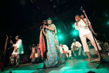 Desde Venezuela a Queens: Betsayda Machado y Parranda El Clavo