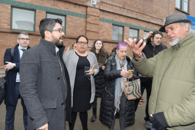 Activistas condenan acciones de agentes de ICE luego de dispararle a un hombre en la cara
