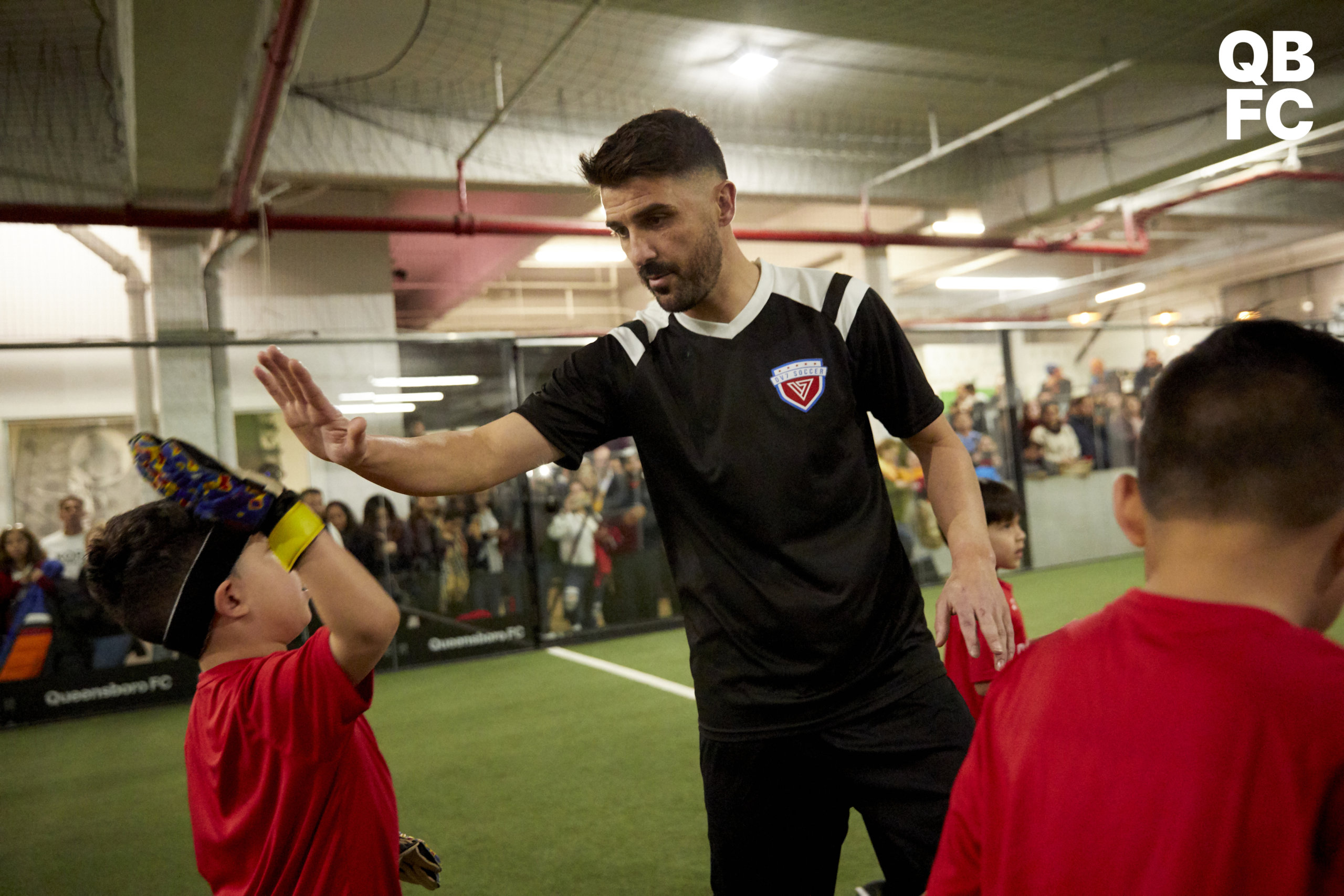 David Villa y Queensboro FC acogen partido con niños y Fan Day