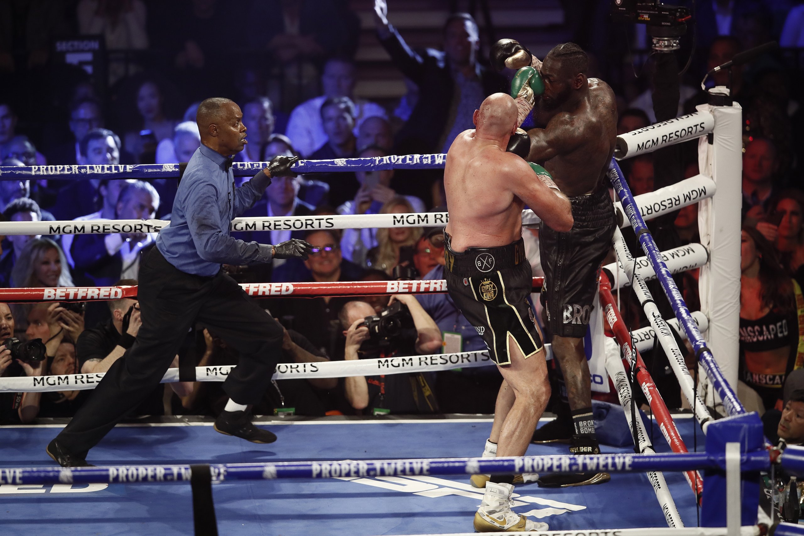 Fury liquida a Wilder y se corona campeón de los pesos pesados