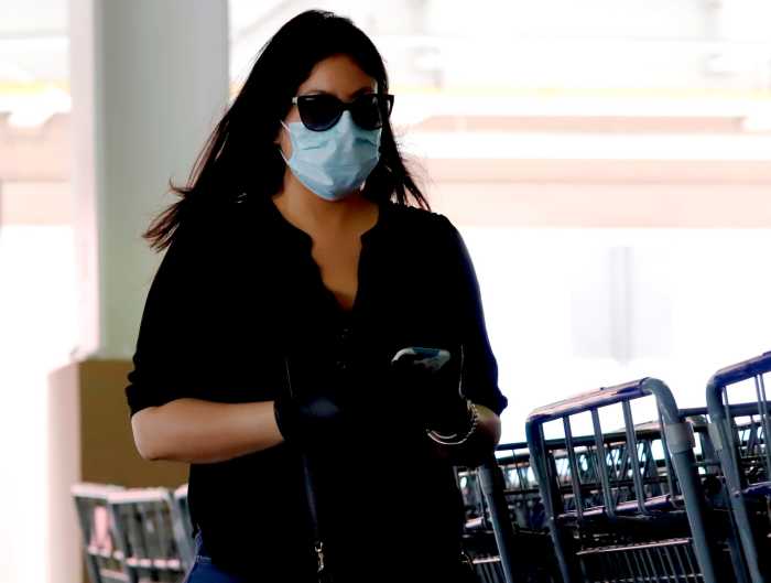 Protéjase del coronavirus cuando haga las compras de la casa