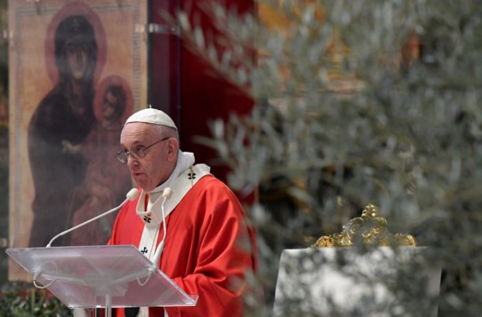 Papa Francisco dirige misa de Domingo de Ramos sin fieles por pandemia de Coronavirus