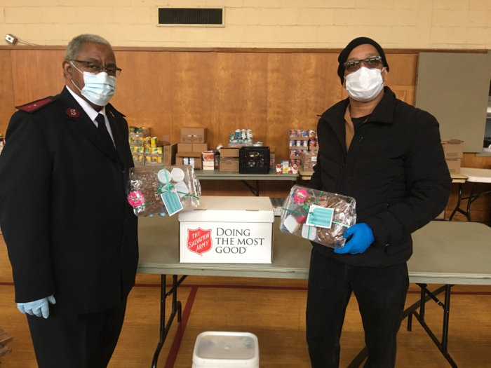PinkTie Charities lanza programa de entrega de alimentos en Long Island