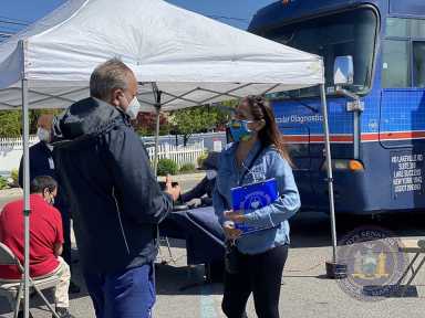 Senadora Martínez anuncia alivio para trabajadores desempleados