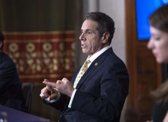 Gobernador de Nueva York extiende la prohibición de desalojo hasta agosto
