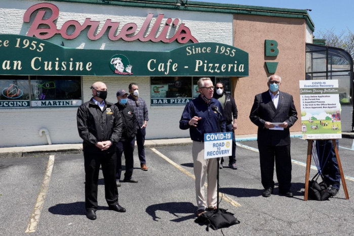 Hempstead acelera permisos de restaurantes para vender comida al aire libre