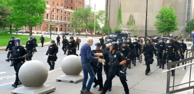 Aprueban ley que protege derechos de neoyorquinos a grabar la actividad policial