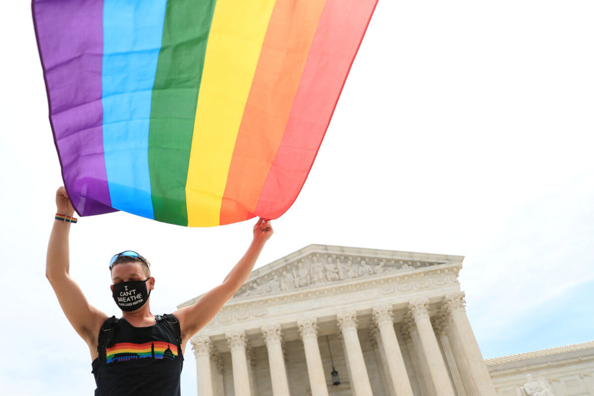 ¡Día histórico! Corte Suprema prohíbe la discriminación contra los trabajadores LGBT