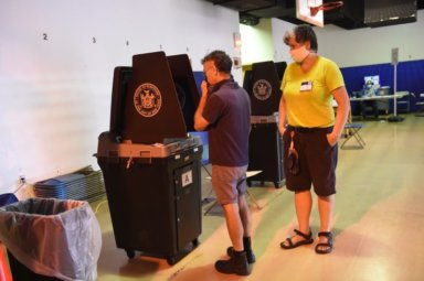 ELECCIONES CERRADAS: Neoyorquinos emitieron sus votos, pero aún faltan por contar las boletas en ausencia