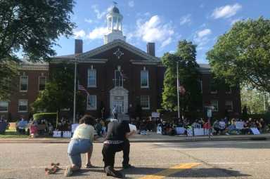 Rumores en Internet de violencia en protesta en Long Island son falsos, dice la policía
