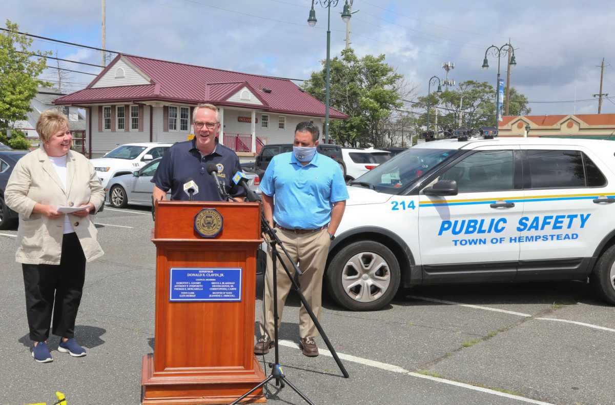 Hempstead presenta programa de permiso de estacionamiento sin contacto y sin calcomanías