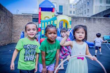 BREVES de Nueva York: Cuidado infantil gratuito este otoño