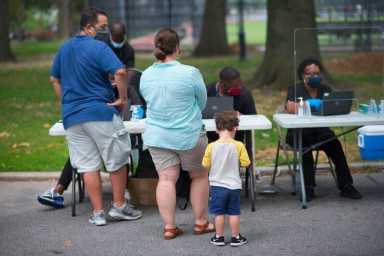Líderes de Brooklyn se quejan de que pruebas de COVID-19 en Sunset Park no son suficientes