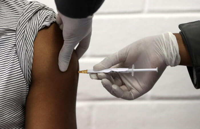 EEUU comienza ensayo con 60.000 voluntarios para vacuna contra el COVID-19