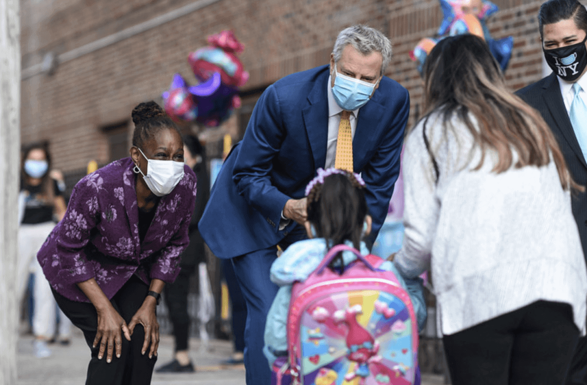 Iniciaron las clases presenciales para 90.000 estudiantes en la ciudad de Nueva York