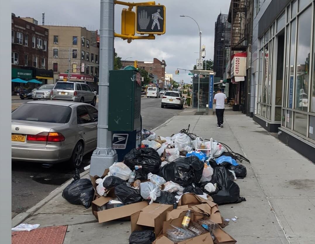 Concejal hispano asigna fondos para la limpieza de los barrios más afectados por COVID-19