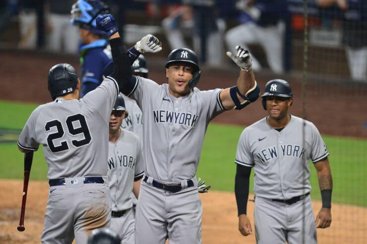 Yankees bombardean a Rays en incio de playoffs de Grandes Ligas