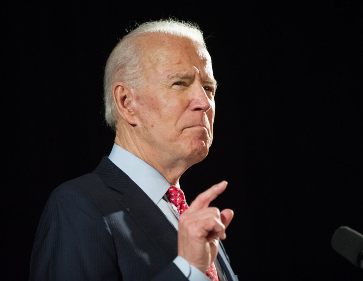 7 % de votantes latinos ya han sufragado y Biden mantiene amplia ventaja