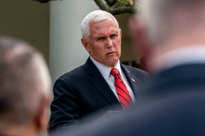 El vicepresidente de EEUU Mike Pence da negativo de COVID-19