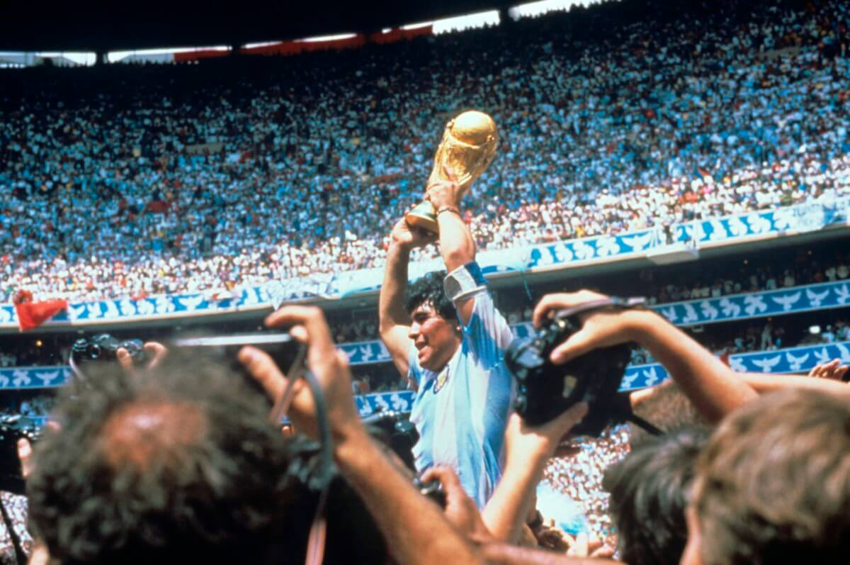 ¡Luto en el fútbol mundial! Se nos fue Diego Armando Maradona