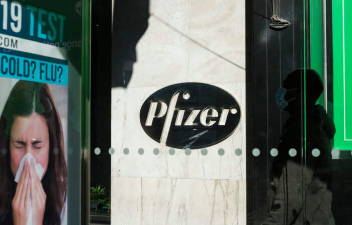 Comité regulador recomienda la aprobación de la vacuna de Pfizer en EEUU