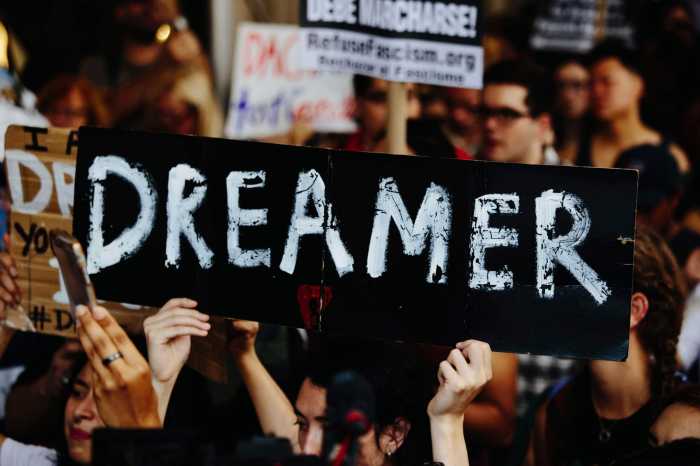 USCIS debe reabrir la recepción de solicitudes nuevas de DACA