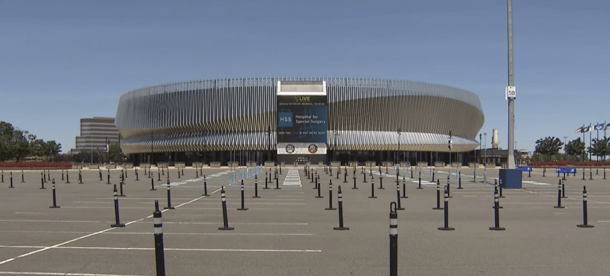 Piden al gobernador Cuomo abrir sitio de vacunación masiva en el Nassau Coliseum