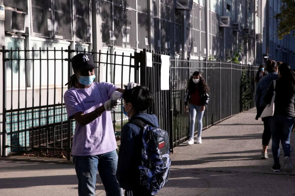 Alcalde: Escuelas intermedias de la ciudad reanudarán el aprendizaje en persona el 25 de febrero