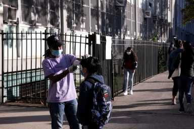 Alcalde: Escuelas intermedias de la ciudad reanudarán el aprendizaje en persona el 25 de febrero
