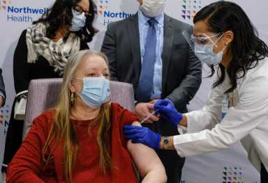 Residentes de Long Island comienzan a recibir la vacuna Johnson & Johnson