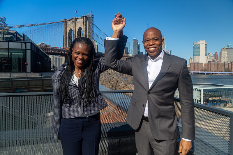 La líder demócrata de Brooklyn, Bichotte Hermelyn, respalda a Adams como alcalde