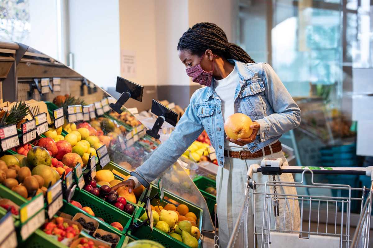 Subvención de $5.5 millones proveerá alimentos nutritivos a neoyorquinos necesitados