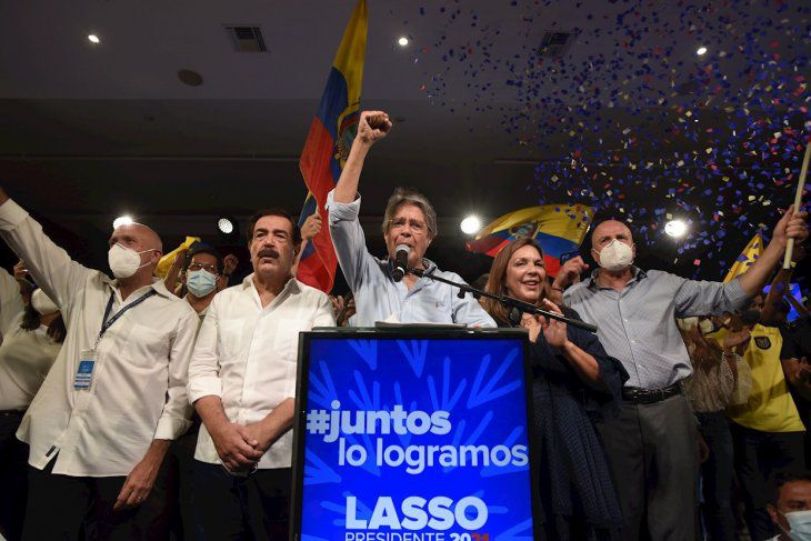 Ecuador dividido entrega el poder al conservador Guillermo Lasso