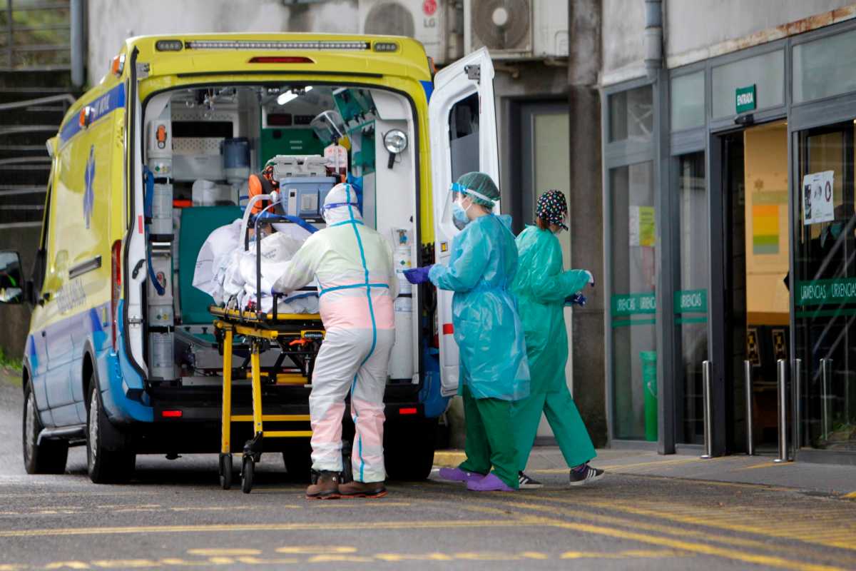 Estado de NY reduce los hospitalizados por COVID mientras avanza la vacunación