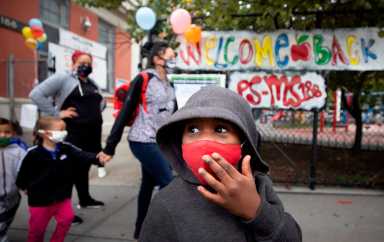 Pfizer pedirá que se autorice su vacuna para todos los niños este año
