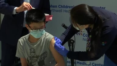 Los adolescentes de Long Island ya se vacunan contra el COVID-19