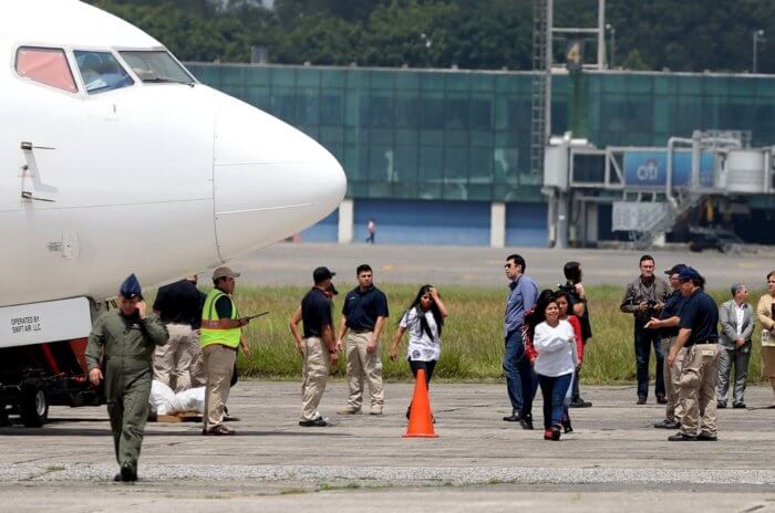 EEUU revisará más de 900.000 casos de inmigrantes deportados por Trump