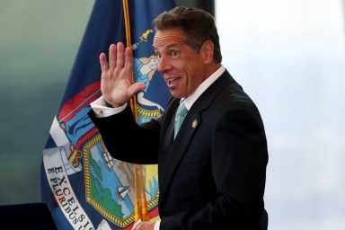 «Regreso a la vida tal como la conocemos»: Cuomo levanta mayoría de restricciones de COVID-19 a medida que NY alcanza 70% de vacunados