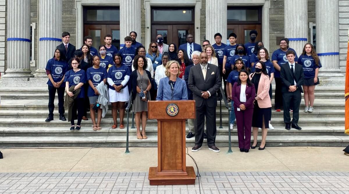 Nassau anuncia programa ampliado de empleo para jóvenes durante el verano