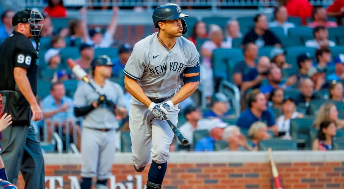 Los Yankees ganan en Toronto y amplian su ventaja por el comodín