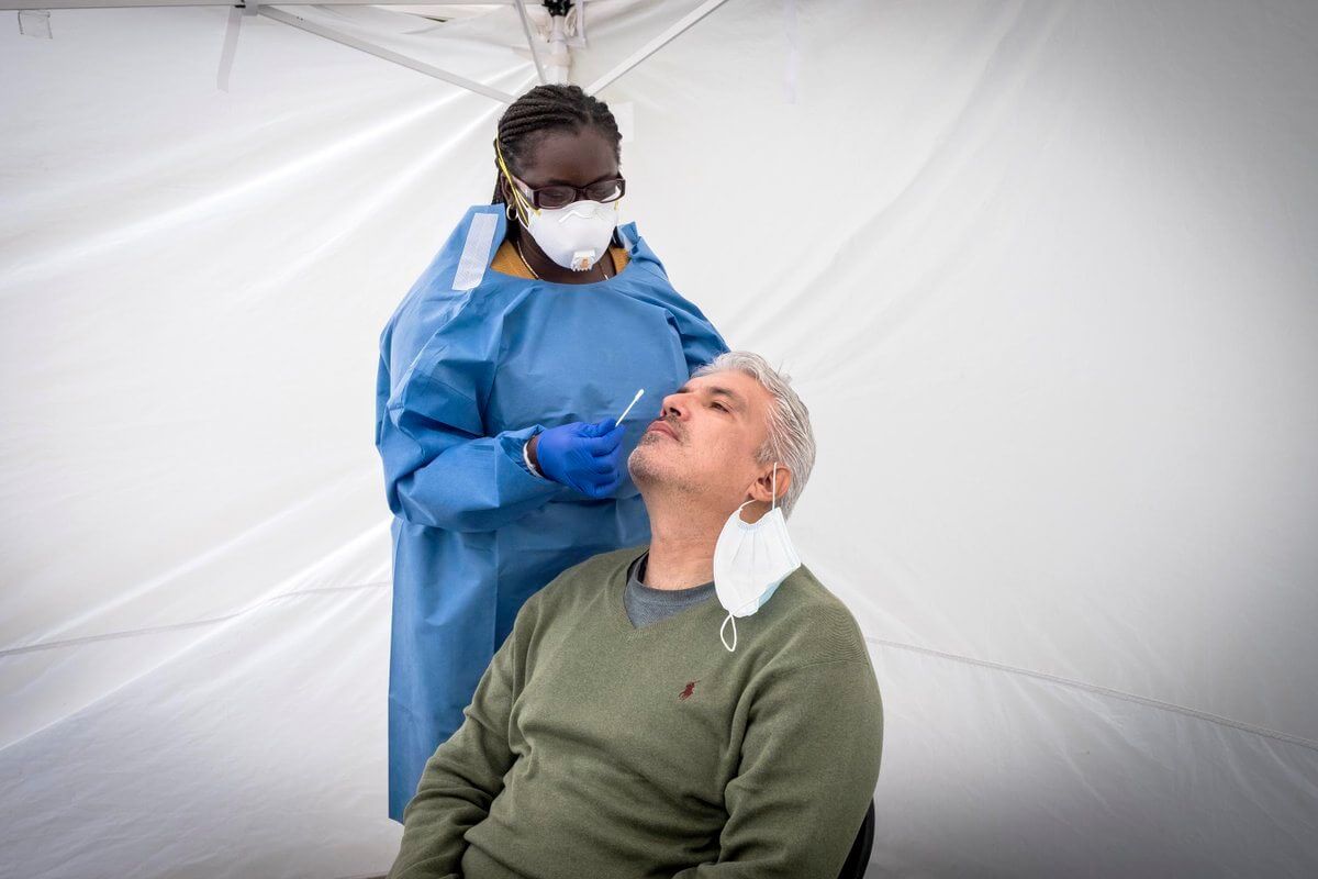 Prueba de gripe en todas las unidades de prueba COVID-19 móviles
