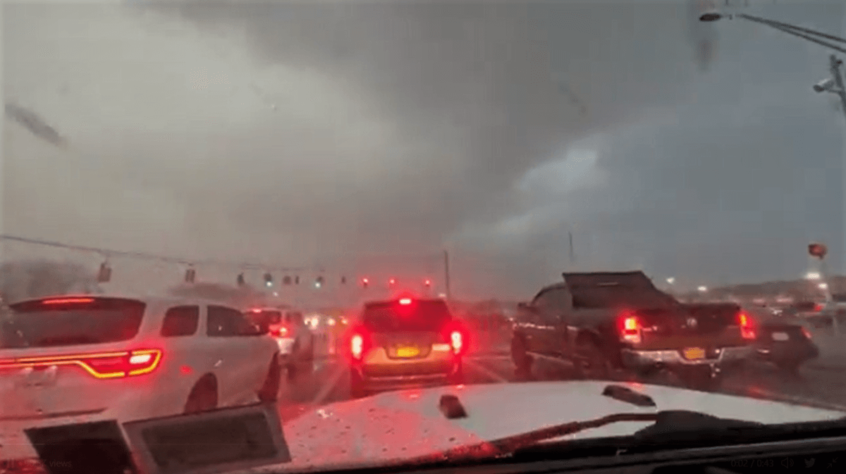 Cuatro tornados azotaron a Long Island (Fotos y Video)