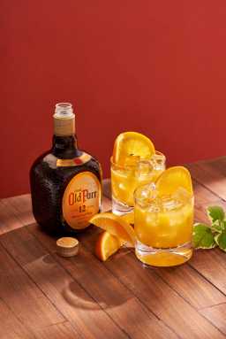 Brindemos por los Latin GRAMMYs con el cóctel Old Parr Golden Beat